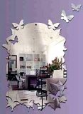 настенное зеркало с красивой огранкой и фацетом в виде бабочек, фото