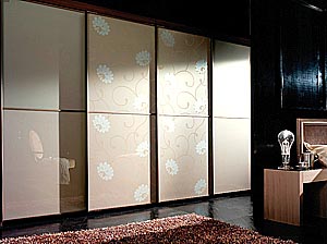пескоструйная обработка стекла, шкаф-купе с раздвижными стеклянными дверьми, фото