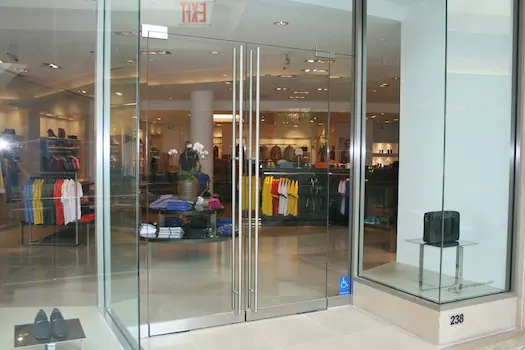 Двери из триплекса для торговых центров и магазинов
